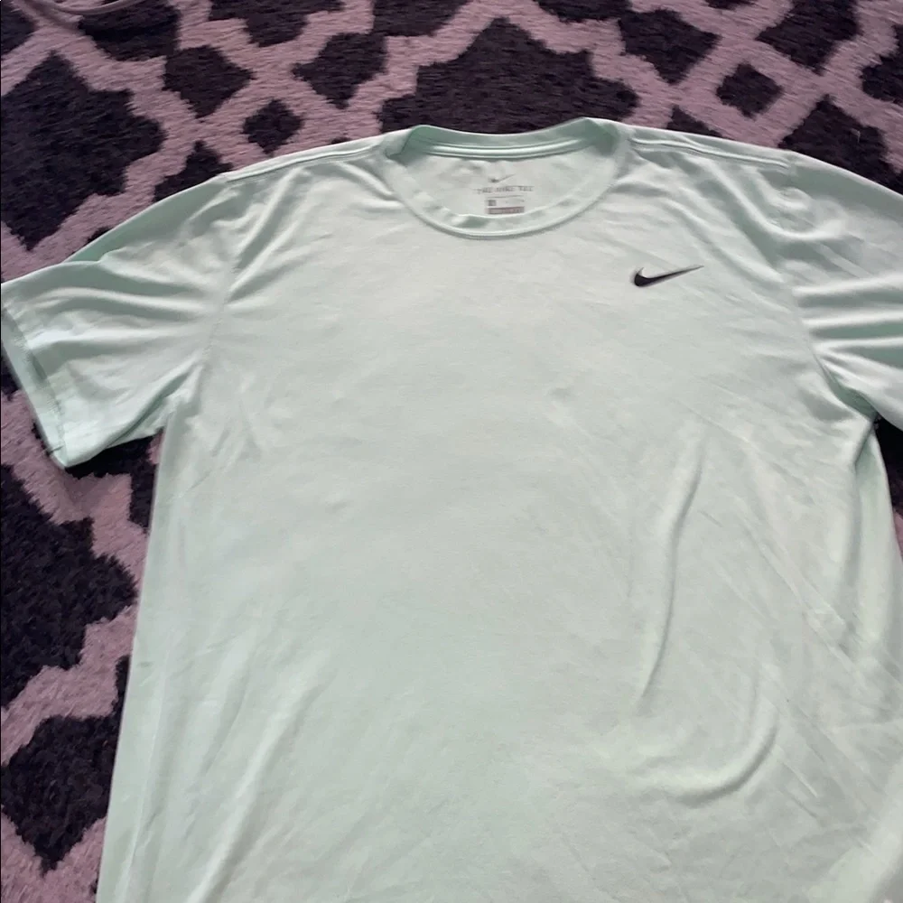 Nike dri fit tee - Picture 4 of 4